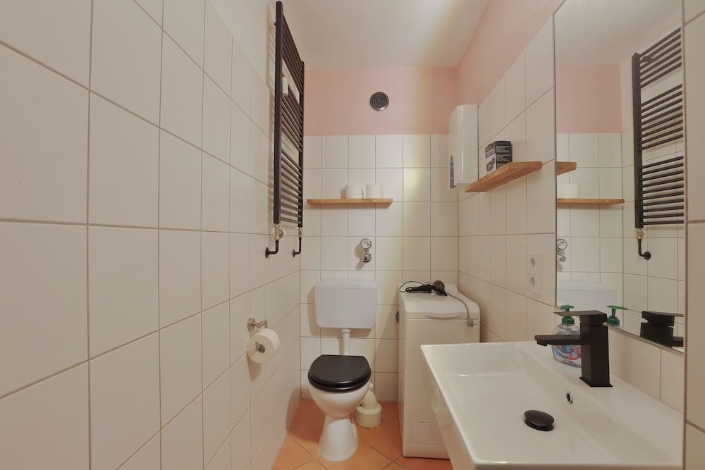 Hevals Grand Schöneberg Standard Condo, 1 Bedroom (Excluding 85 Euro Cleaning Fee) 7