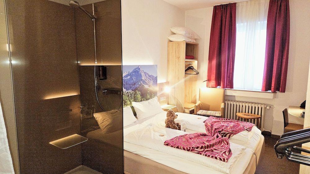 Edel Weiss Hotel und Restaurant Economy Double Room 3