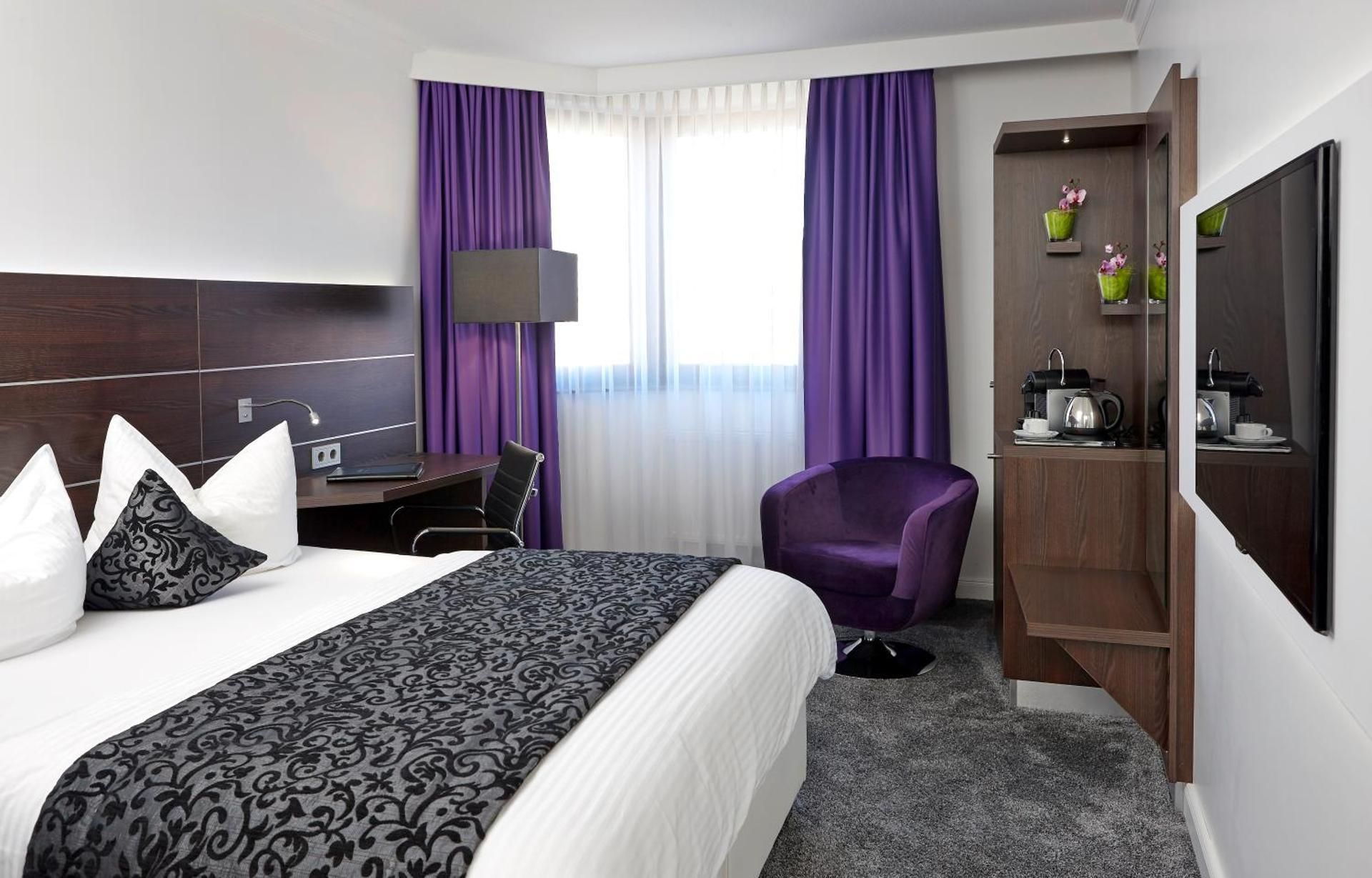 Double Room with Queen Size Bed