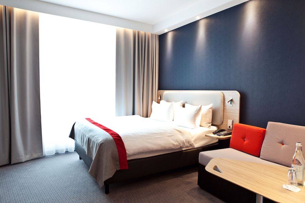 Standard Room, 1 Queen Bed with Sofa bed