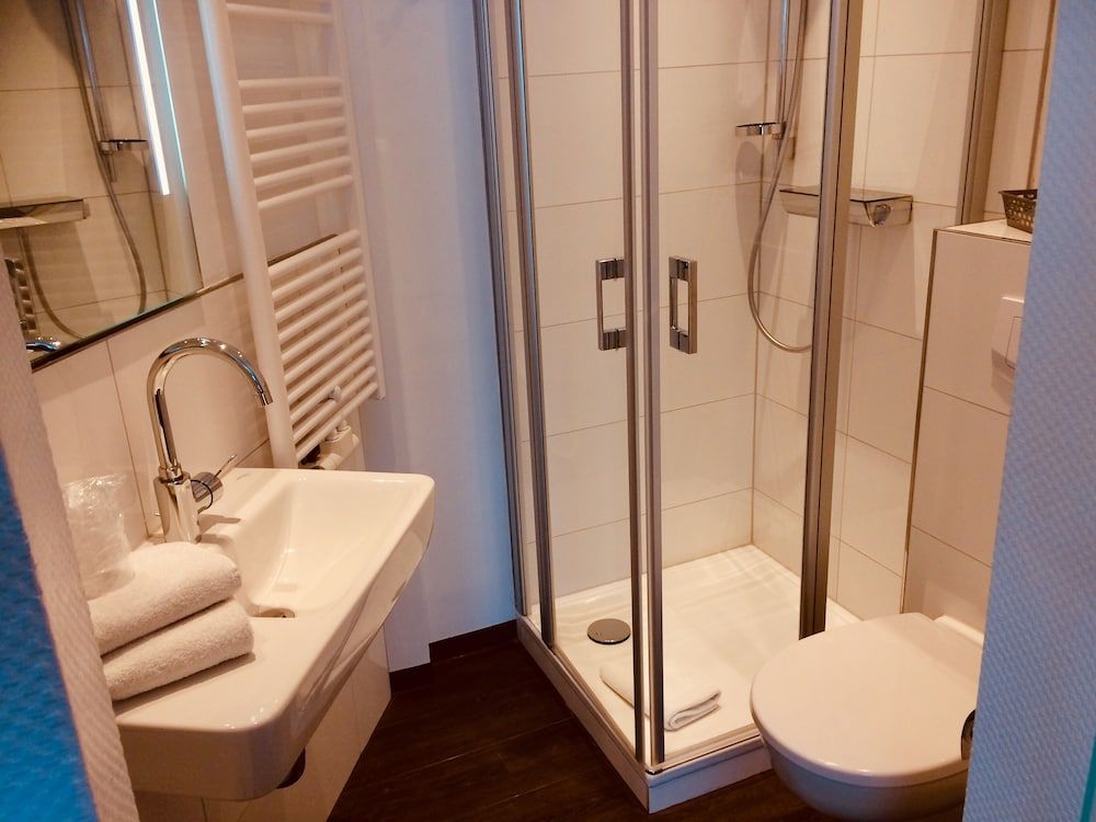 Hotel Triton Standard Double Room, Private Bathroom 9