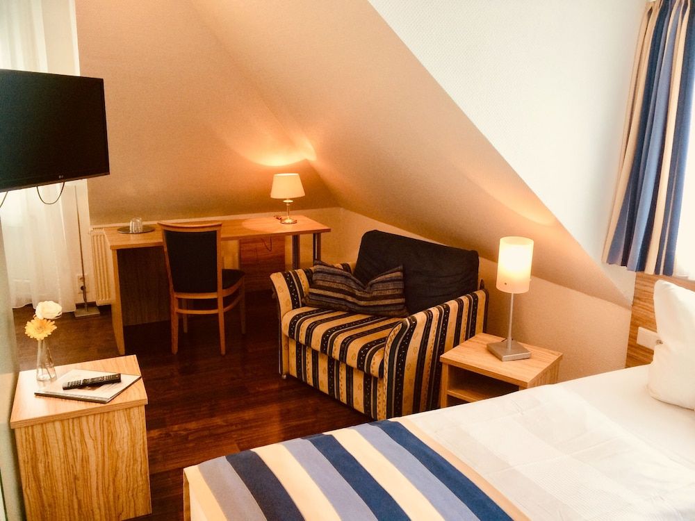 Hotel Triton Standard Double Room, Private Bathroom 15