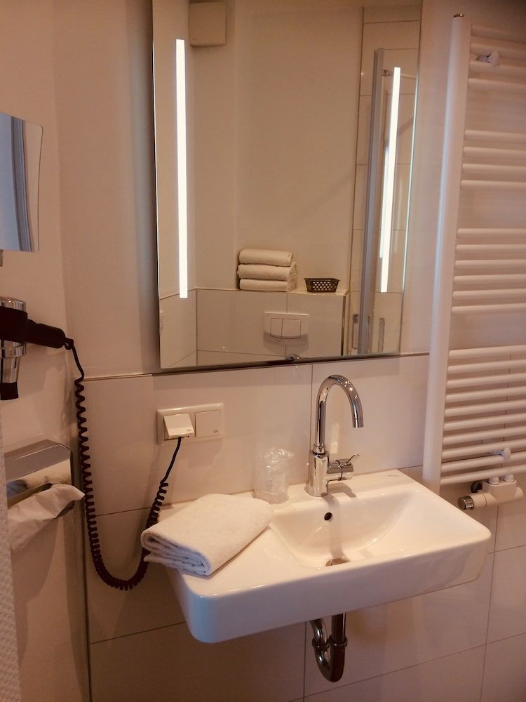 Hotel Triton Standard Double Room, Private Bathroom 10