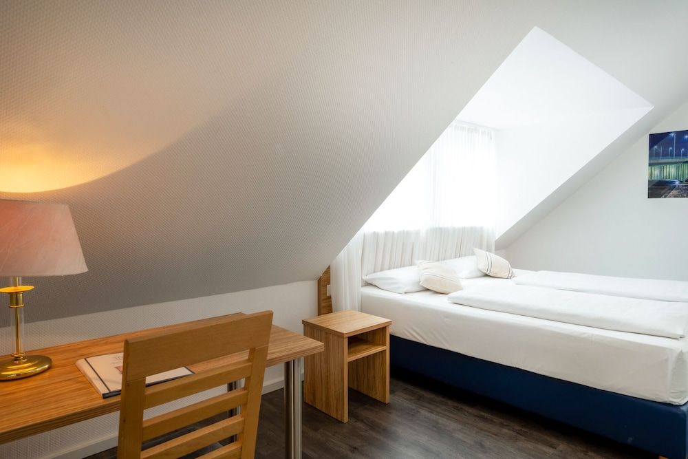 Hotel Triton Standard Double Room, Private Bathroom 6