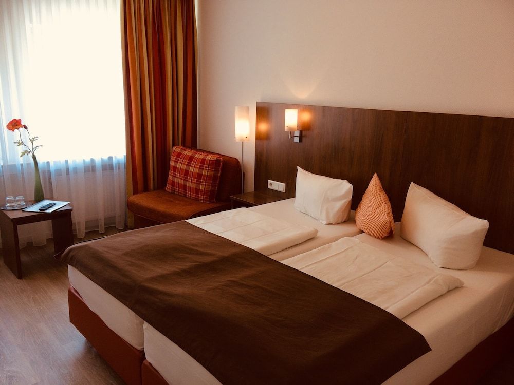 Hotel Triton Standard Double Room, Private Bathroom