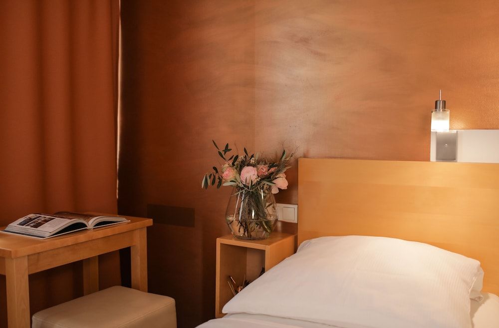 Town Hotel Wiesbaden Superior Double Room 4