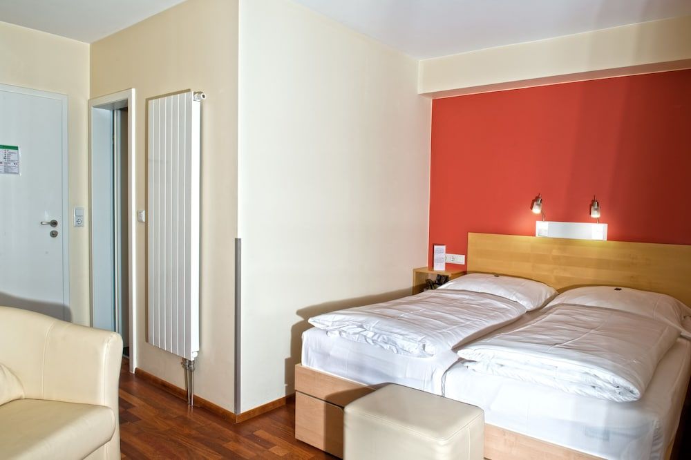 Town Hotel Wiesbaden Superior Double Room 3