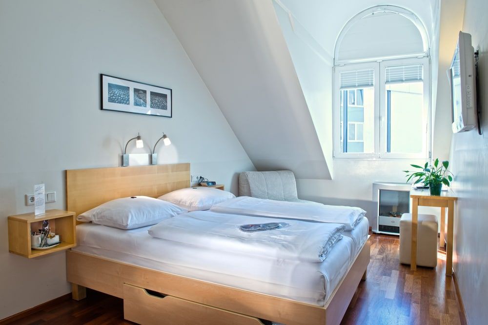 Town Hotel Wiesbaden Superior Double Room 5