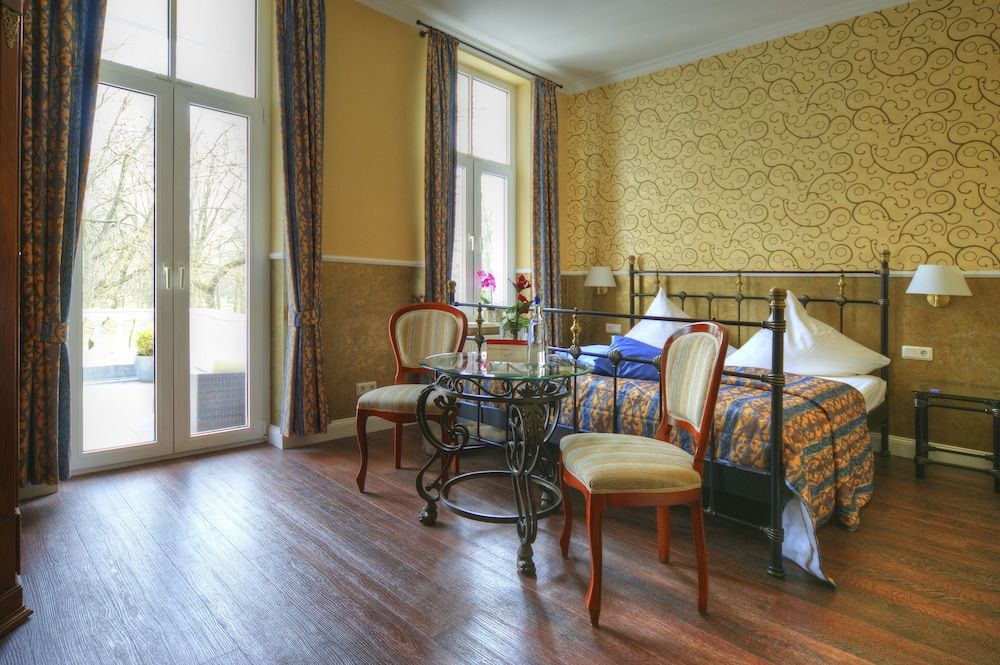 Kurparkhotel Warnemuende Deluxe Double Room 6