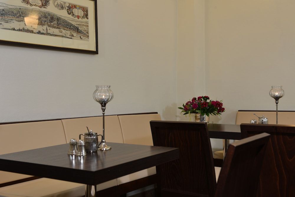undefined Hotel Domstern 6