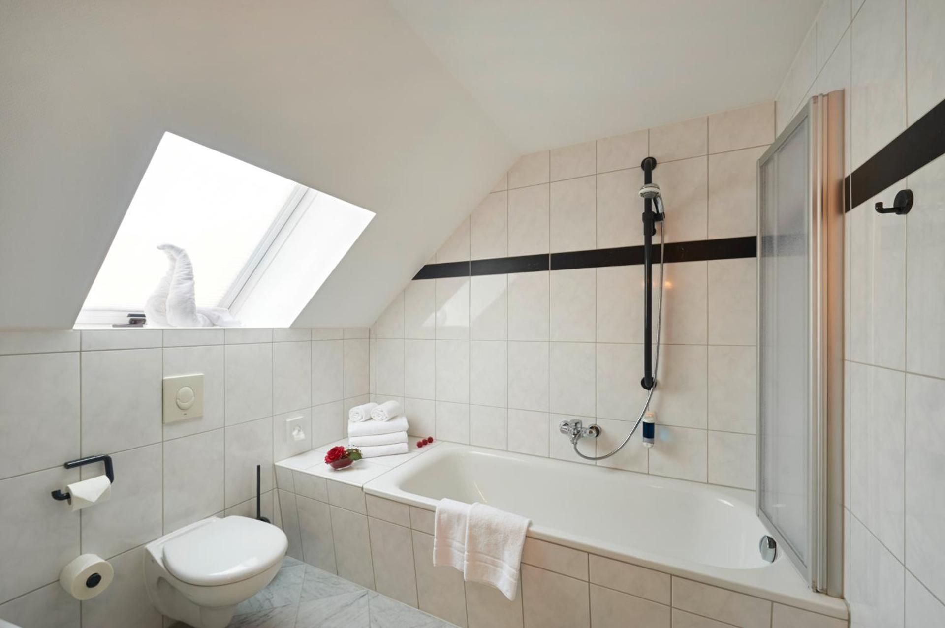 Large apartment with 4 bedrooms and 2 bathrooms for up to 9 guests
