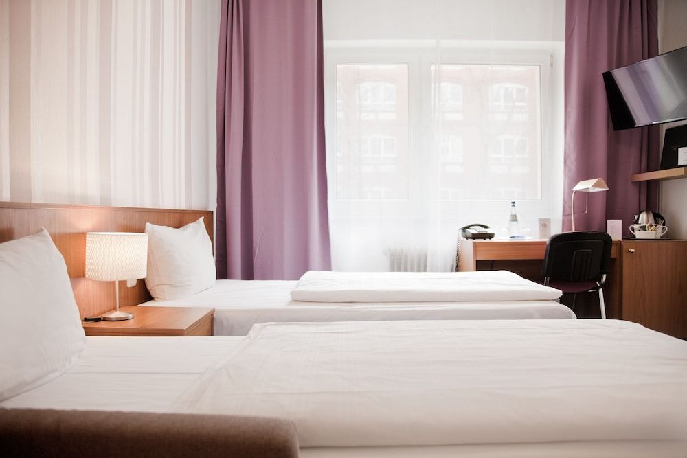 Hotel Les Nations Standard Double Room 5