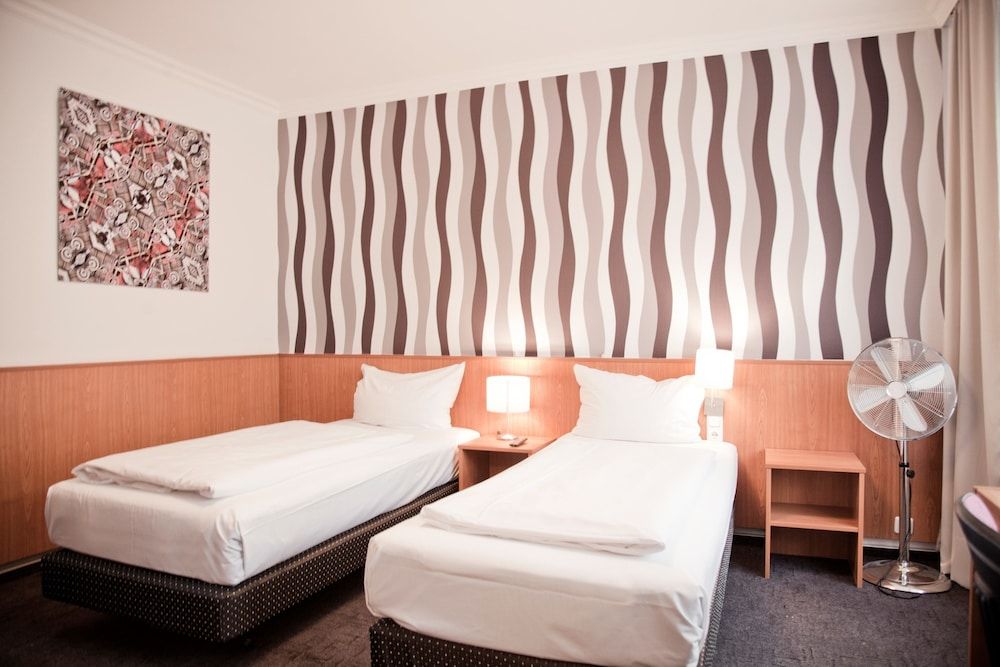 Hotel Les Nations Standard Double Room 3