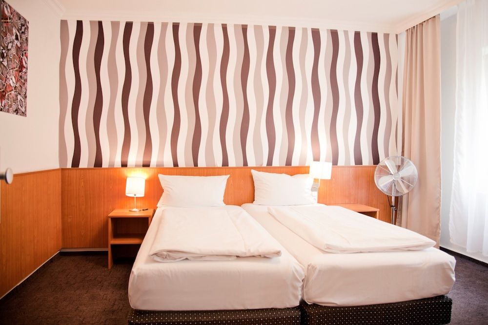 Hotel Les Nations Standard Double Room 4