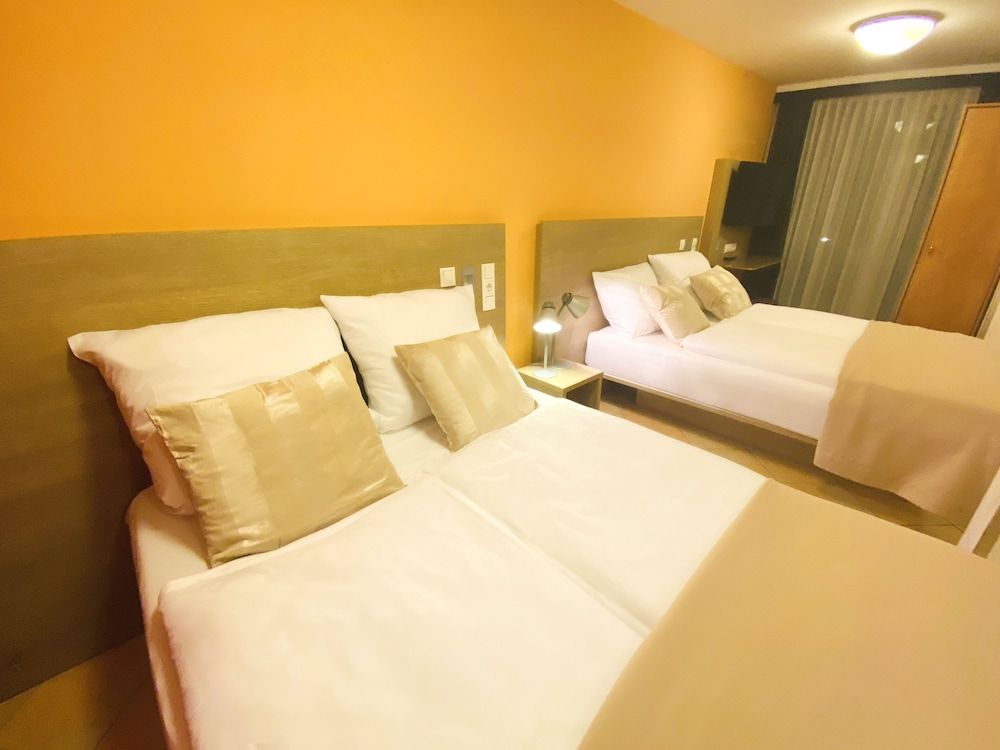 undefined Hotel Hansehof 3