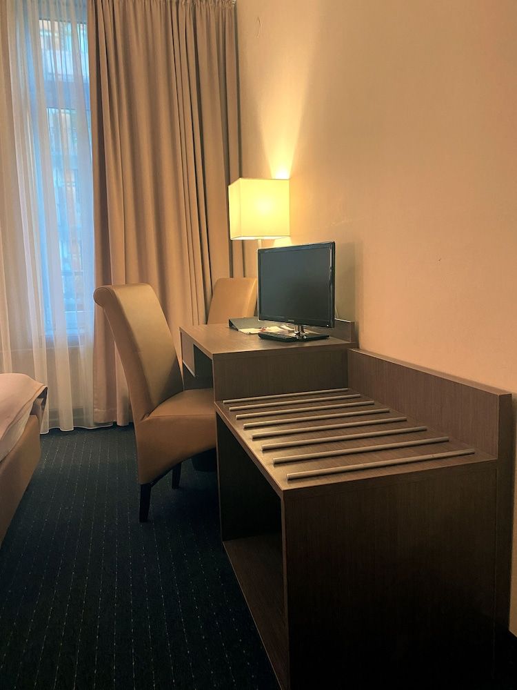 Hotel Hansehof Double Room 9