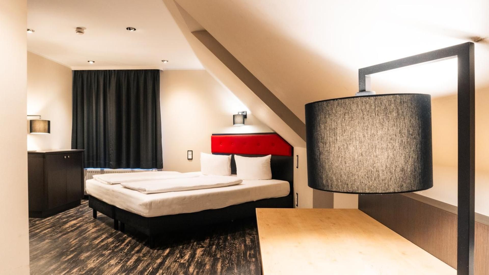 Deluxe Suite with Balcony