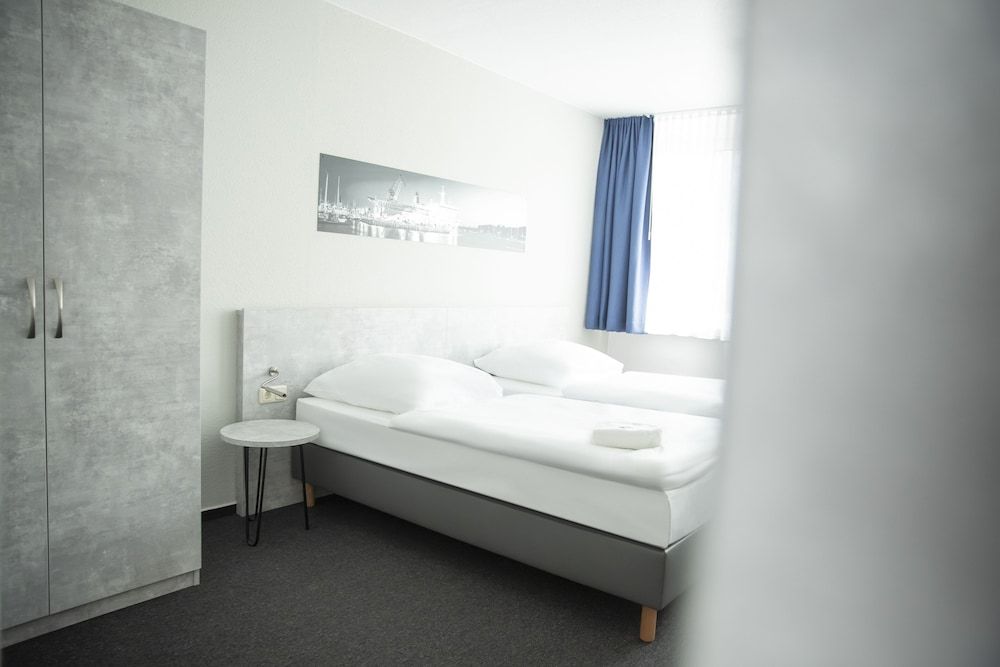 Gästehaus Lütten Klein Comfort Twin Room, Shared Bathroom 4