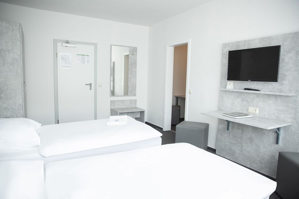 Gästehaus Lütten Klein Comfort Twin Room, Shared Bathroom 3