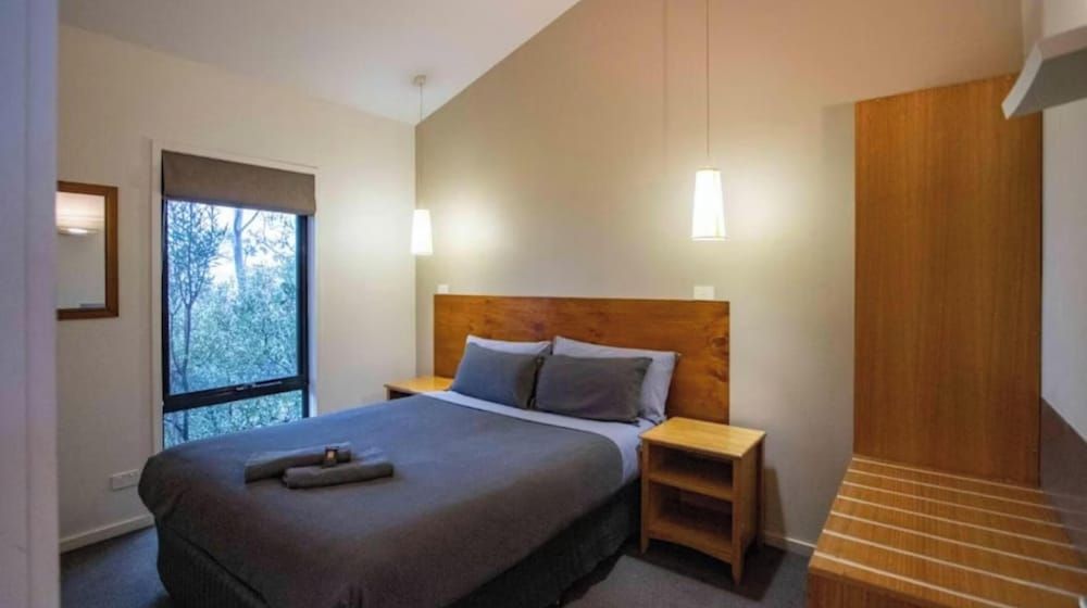 Superior 2 Bedroom Spa Chalet - S4 (1K1Q)
