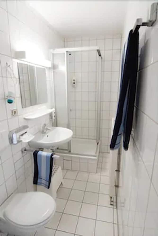 Hotel & Restaurant Park Cafe ISA Standard Double Room, 1 Bedroom, Non Smoking 7