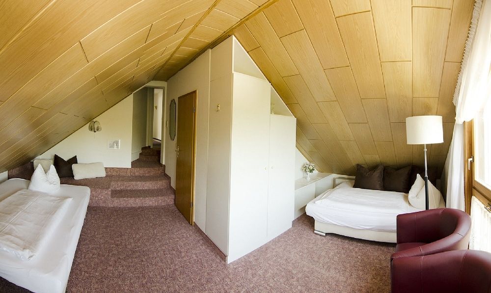 Hotel & Restaurant Park Cafe ISA Standard Double Room, 1 Bedroom, Non Smoking 3