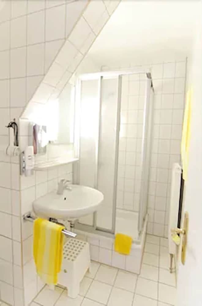 Hotel & Restaurant Park Cafe ISA Standard Double Room, 1 Bedroom, Non Smoking 8