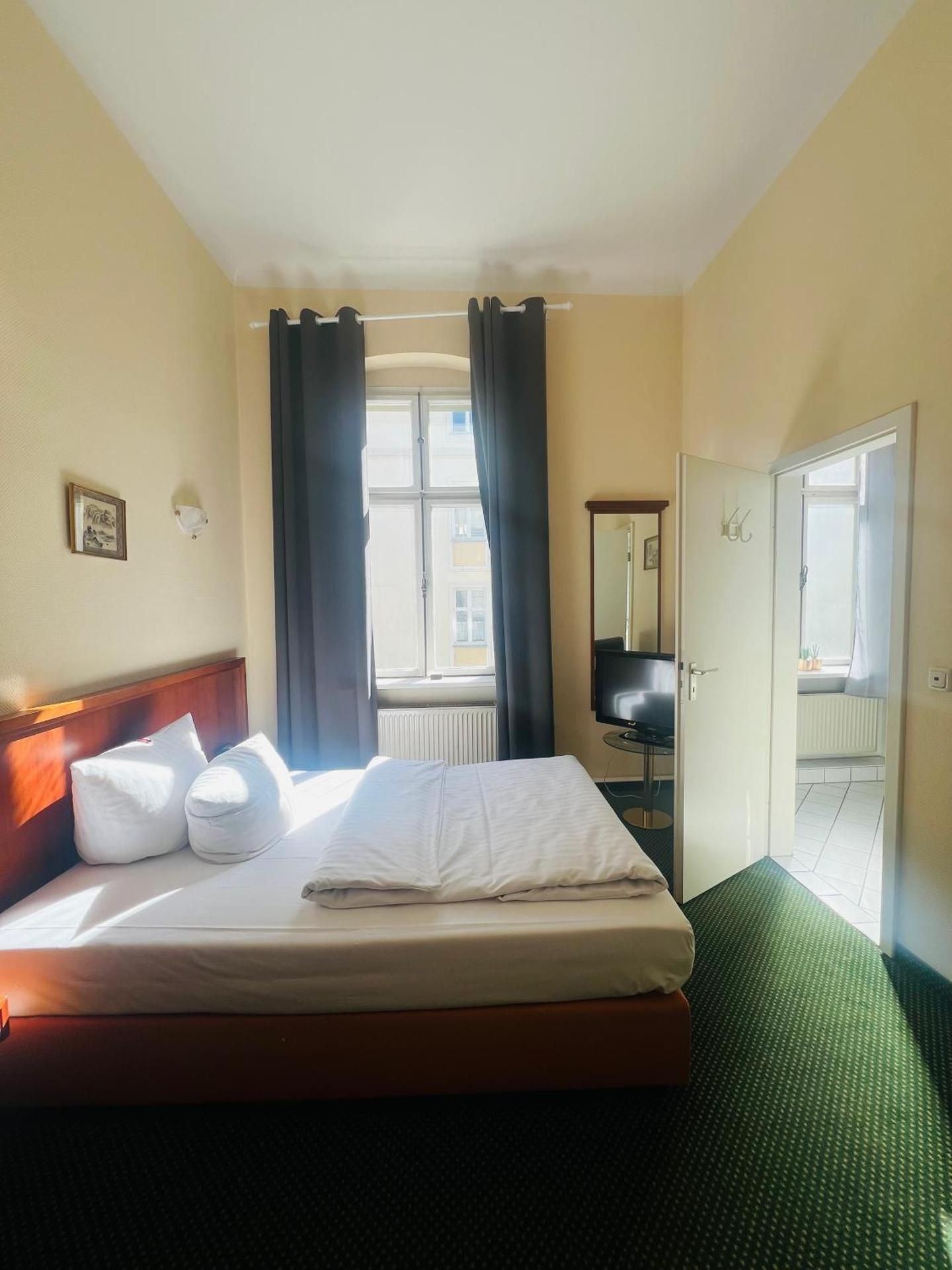 Standard Single Room