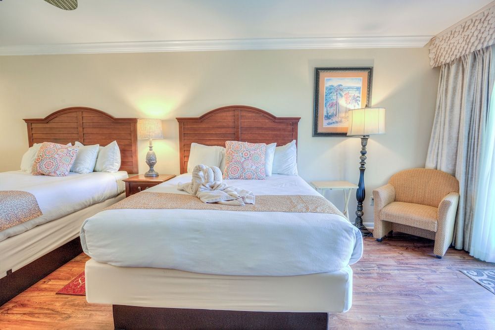 Deluxe Room, Partial Oceanview, 2 Queen Beds, Balcony