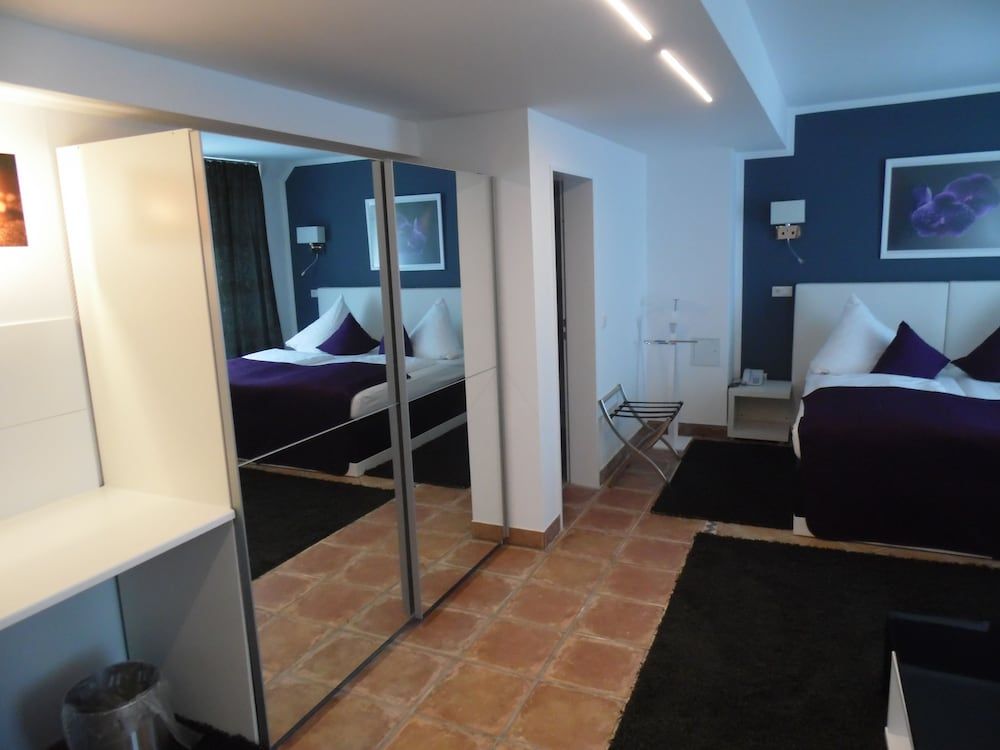 Rheinmetropole Hotel Double Room 2