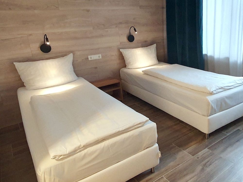 Rheinmetropole Hotel Double Room 8