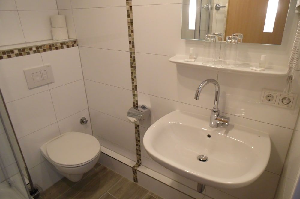 Rheinmetropole Hotel Double Room 12