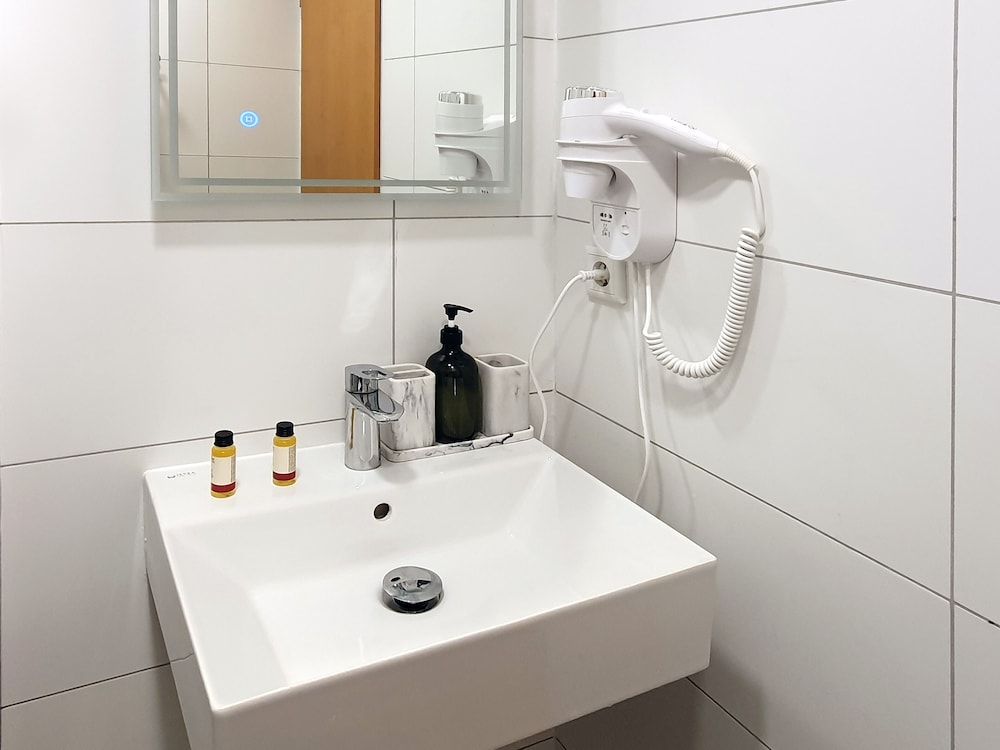 Rheinmetropole Hotel Double Room 11