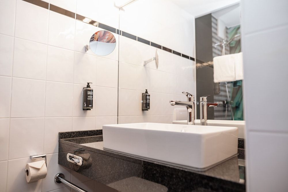 ibis Styles Neckarsulm Standard Room, 2 Double Beds 6