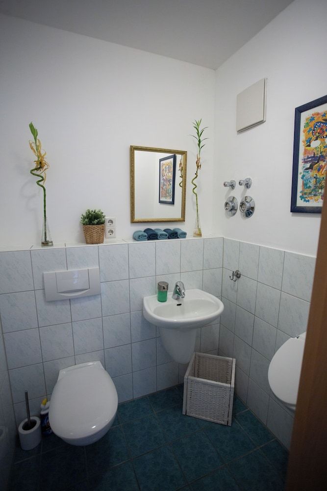 Hotel Am Sportpark Deluxe Apartment, 1 Bedroom, Kitchen, Courtyard View 5