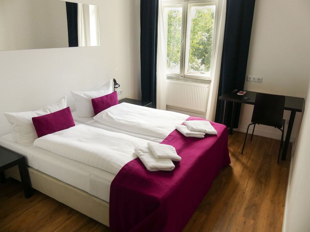 Hotel Goldmarie Twin Room, Non Smoking 2