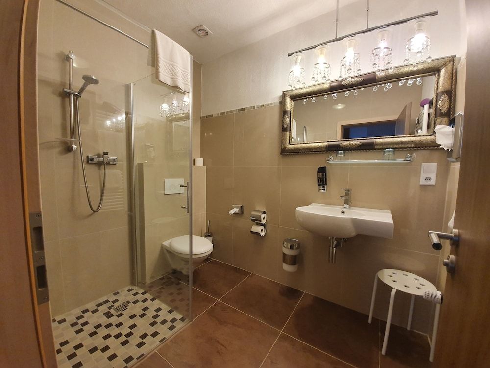 Osteria Del Vino Cochem Quadruple Room 6