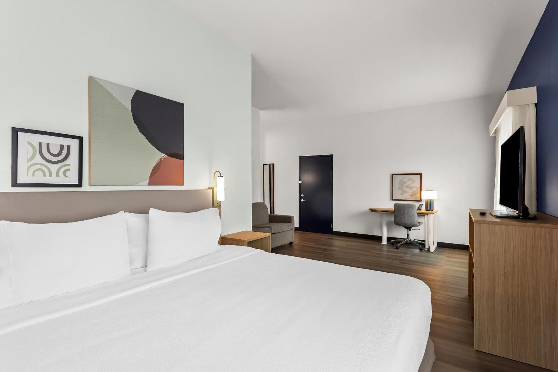 1 King Bed