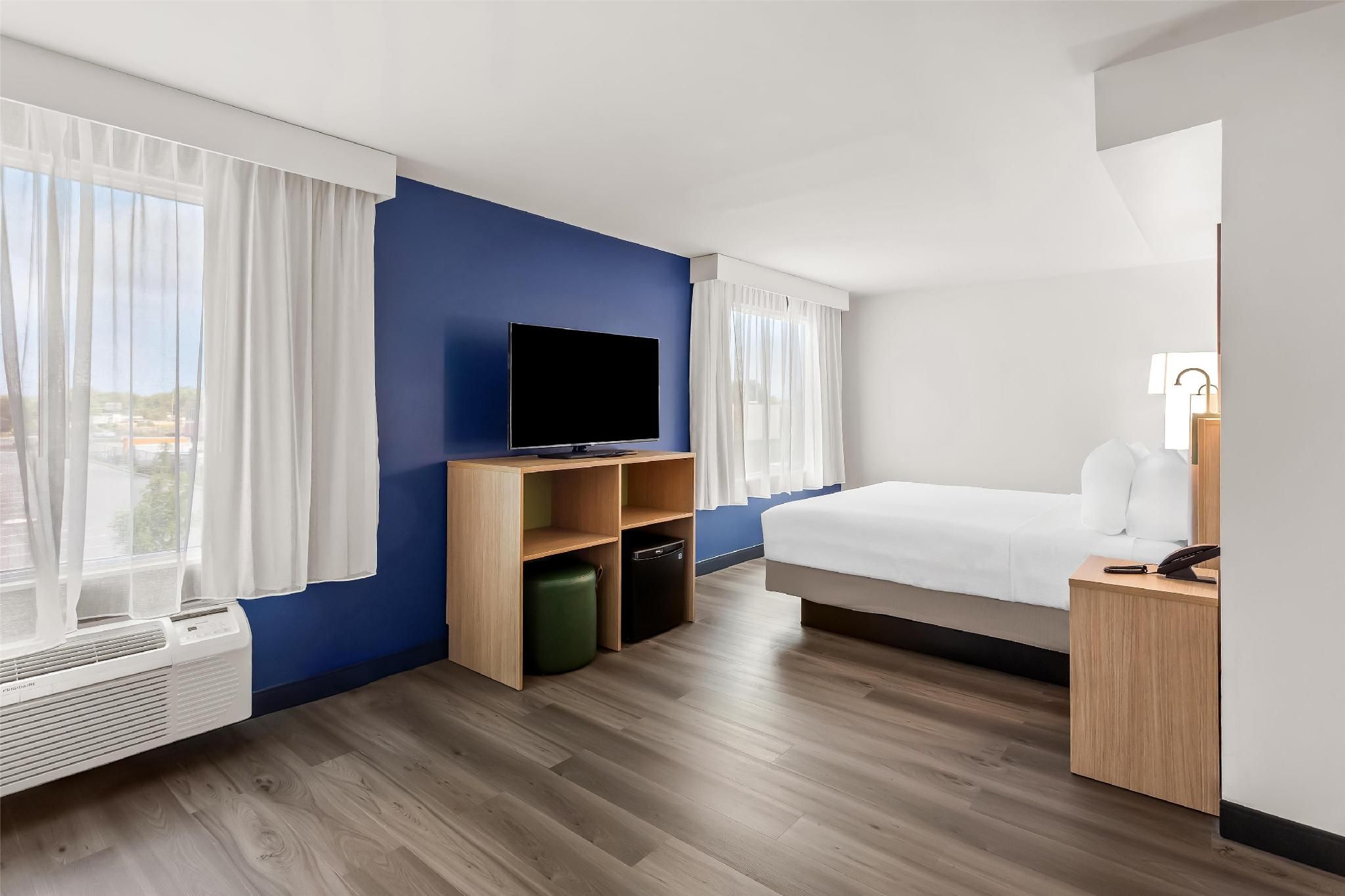 1 KING BED WITH SOFABED