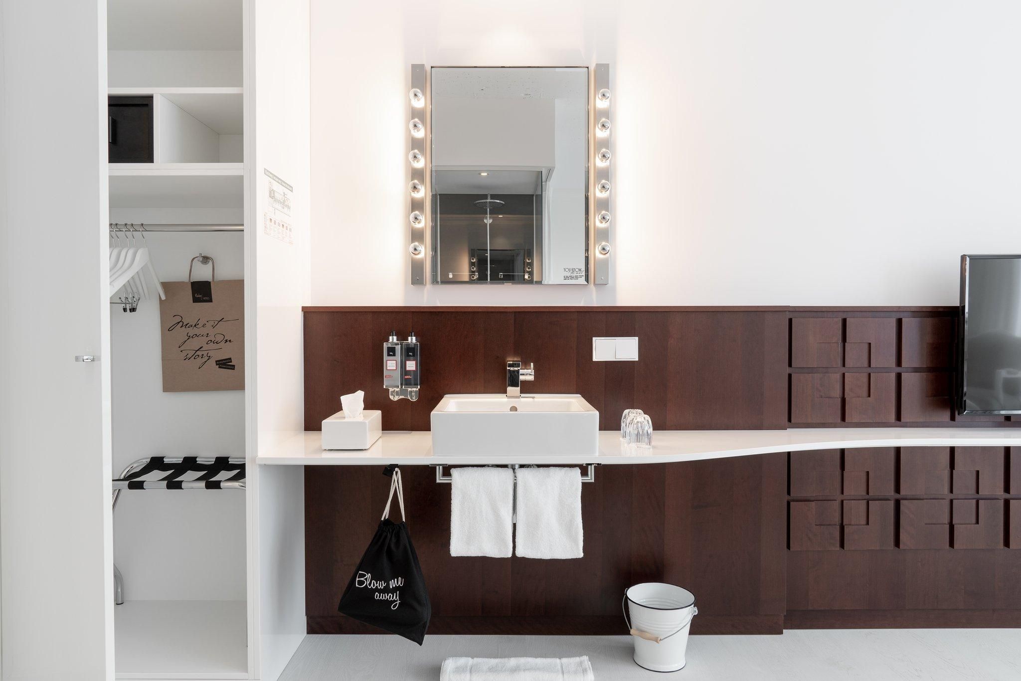 Ruby Coco Hotel Dusseldorf Lovely Room 4