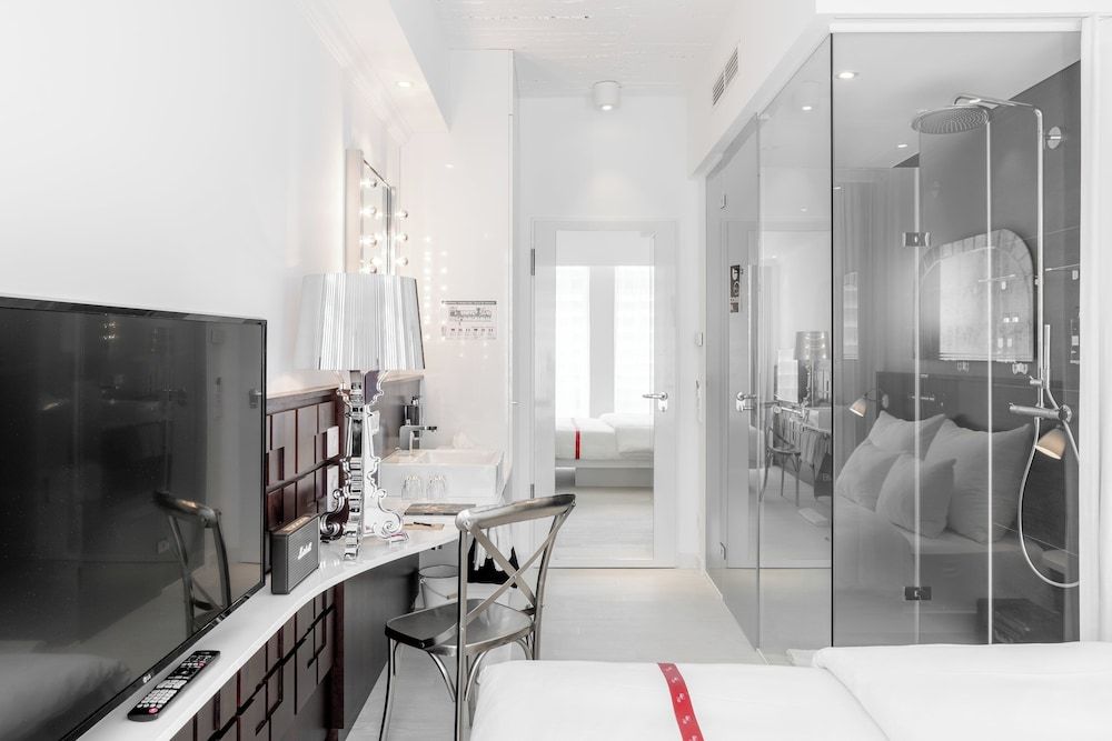 undefined Ruby Coco Hotel Dusseldorf 2