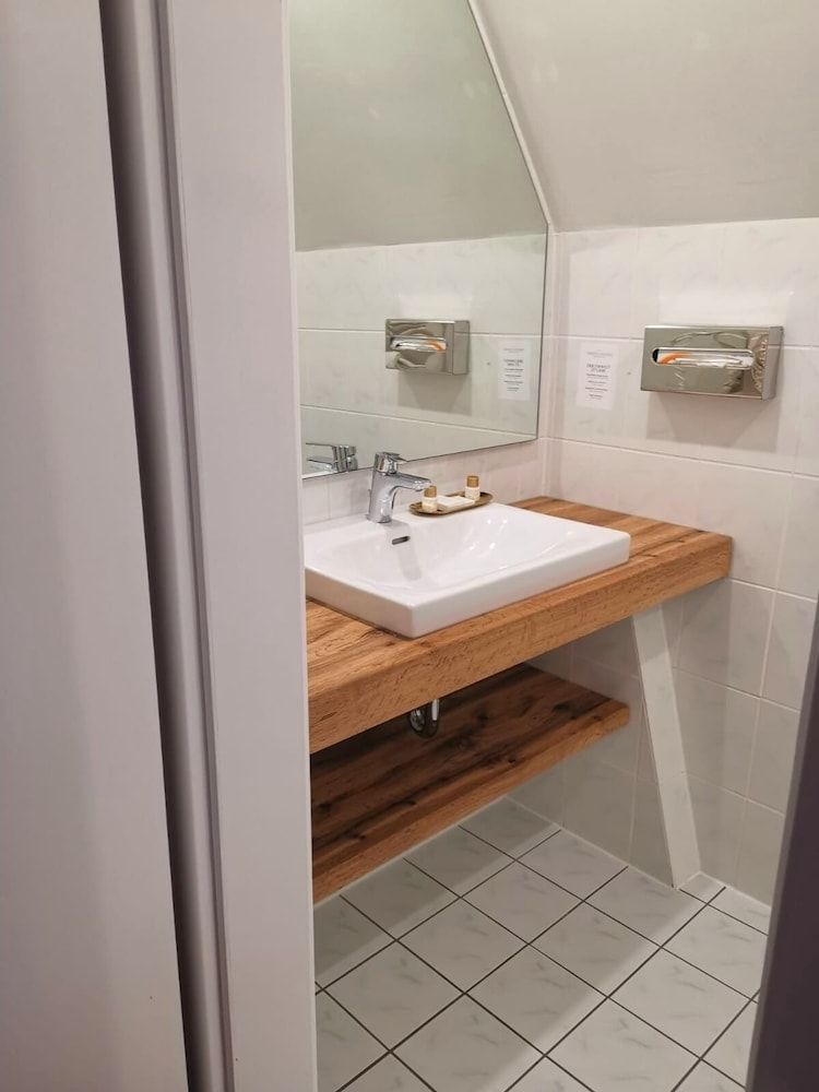 Hotel Erbprinzenpalais Deluxe Double Room 9