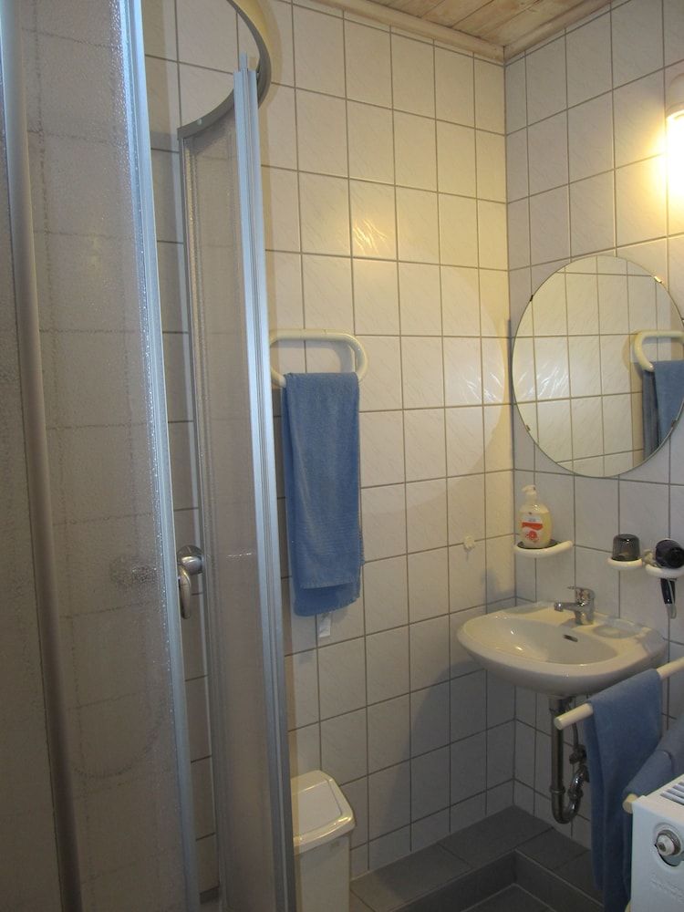 Pension Mahrets Puppenstube Family Room, Courtyard View 4