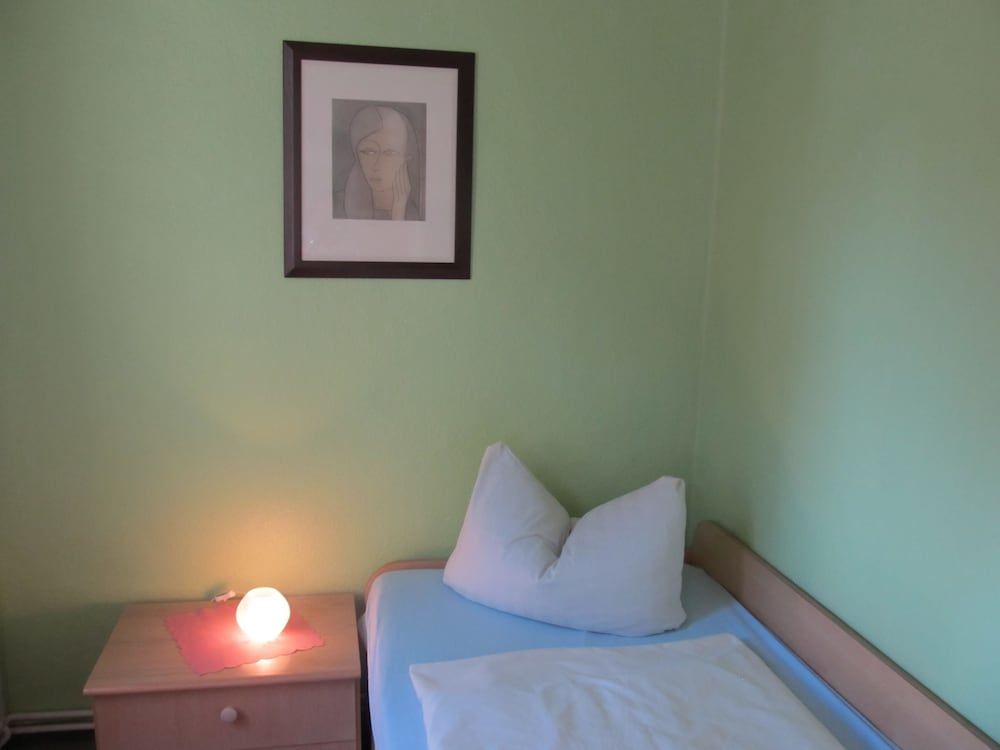 Pension Mahrets Puppenstube Family Room, 2 Bedrooms, Garden View 2