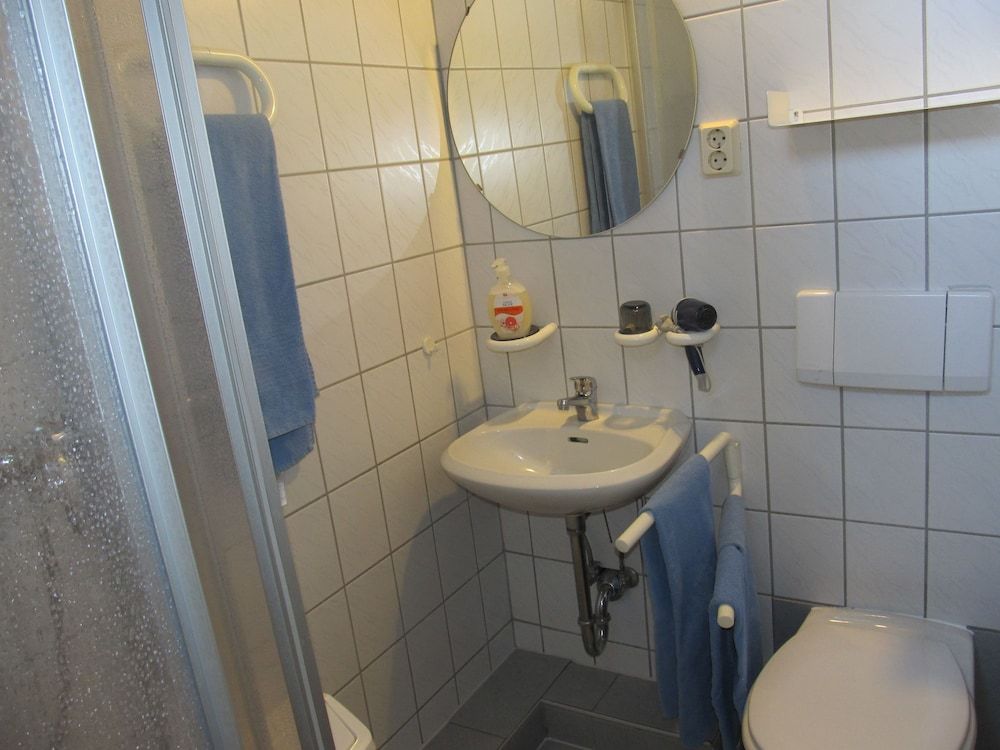 Pension Mahrets Puppenstube Family Room, Courtyard View 3