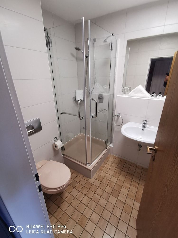 Landhaus Sundern Classic Single Room, Private Bathroom 4