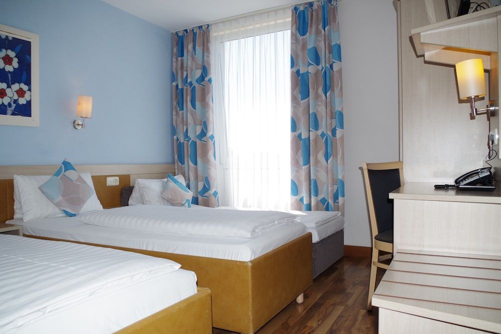 Hotel Imperial Twin Room 2