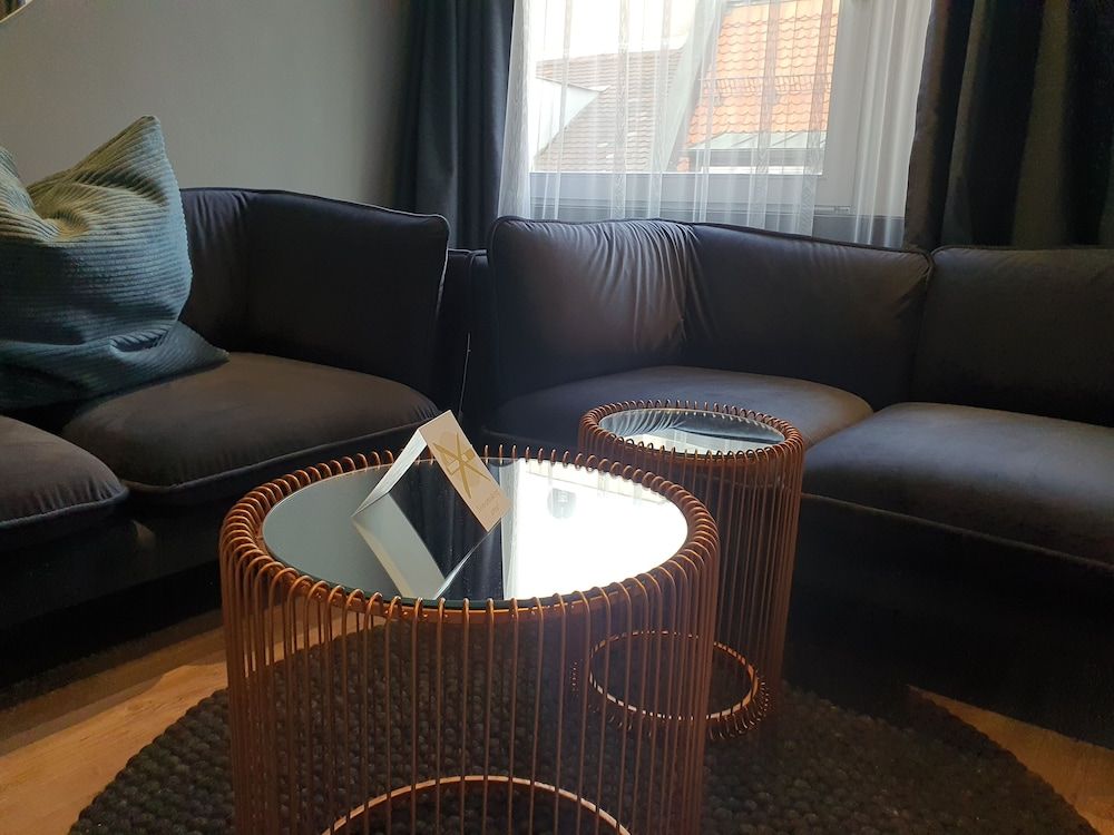 Boutique Hotel Falkenturm Exclusive Apartment, 3 Bedrooms, Balcony, City View 10