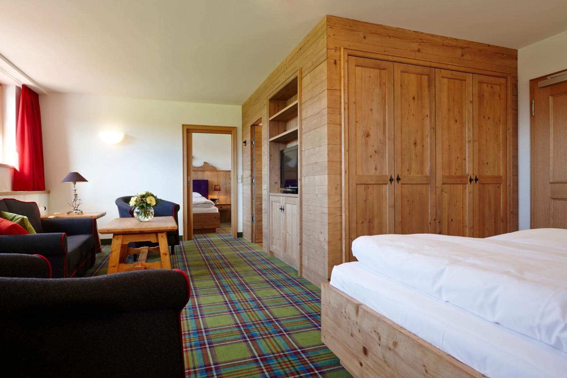 Relais & Chateaux Gut Steinbach Hotel Chalets SPA Family Junior Suite