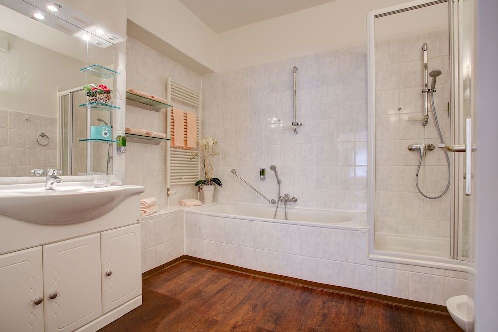 INA Hotel Consul Deluxe Double Room